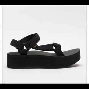 Teva Flatform Universal Chunky Sandals Black